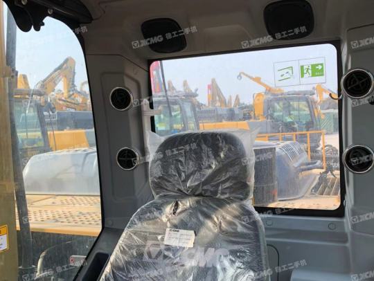 徐工XE245DK履带式挖掘机