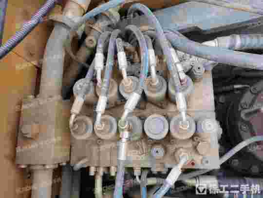 徐工XE270DK履带式挖掘机