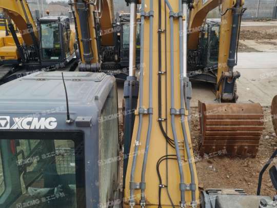 徐工XE270DK履带式挖掘机