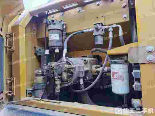 徐工XE270DK履带式挖掘机