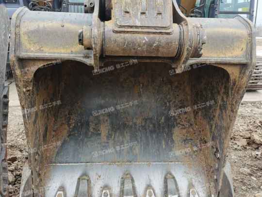 徐工XE270DK履带式挖掘机