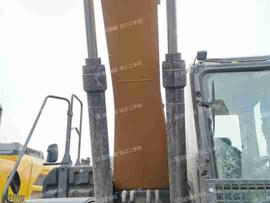 徐工XE270DK履带式挖掘机