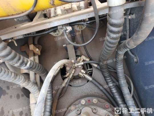 徐工XE270DK履带式挖掘机