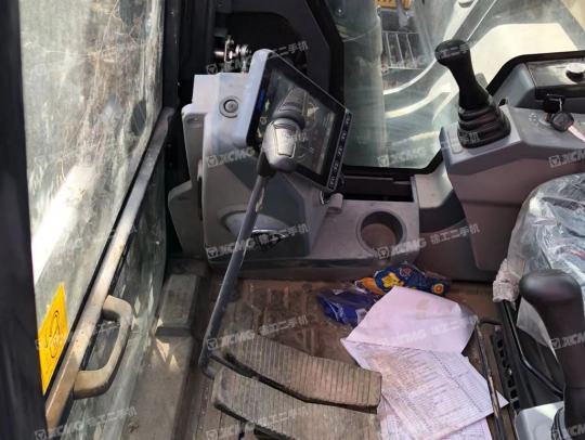 徐工XE335DK履带式挖掘机