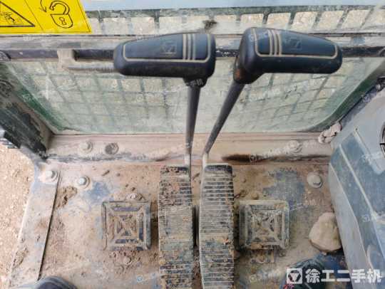 徐工XE335DK履带式挖掘机