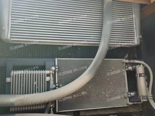 徐工XE380DK履带式挖掘机