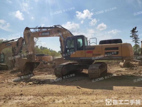 徐工XE380DK履带式挖掘机