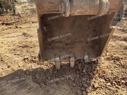 徐工XE380DK履带式挖掘机