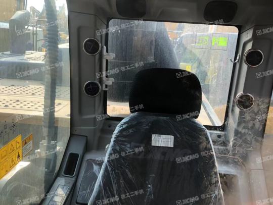 徐工XE400DK履带式挖掘机