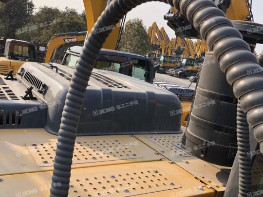 徐工XE400DK履带式挖掘机