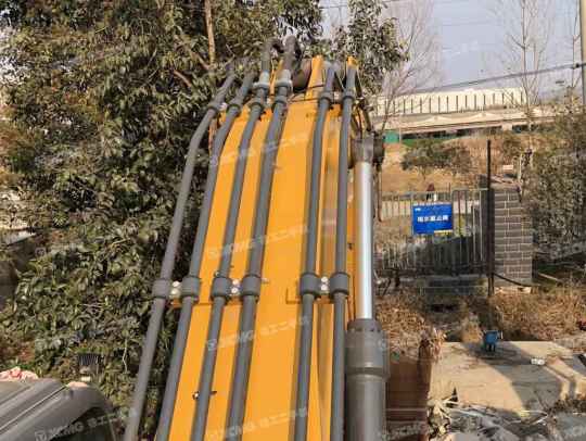 徐工XE400DK履带式挖掘机