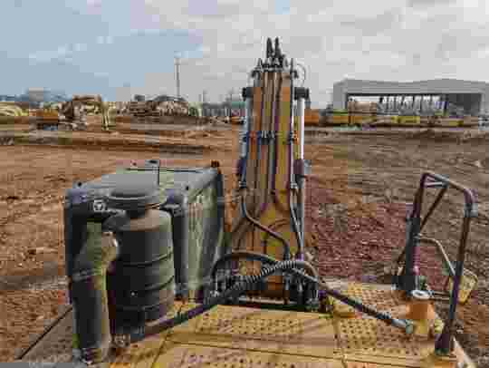 徐工XE400DK履带式挖掘机