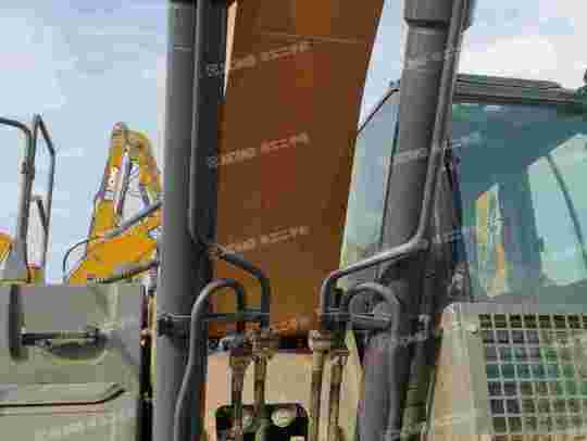 徐工XE400DK履带式挖掘机