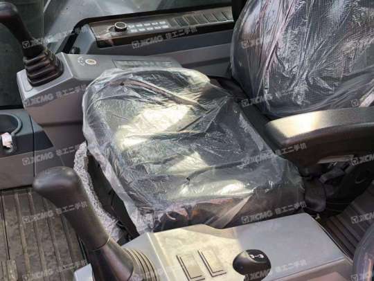 徐工XE400DK履带式挖掘机