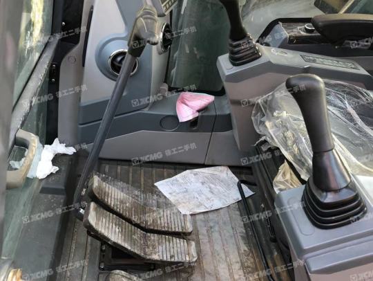 徐工XE400DK履带式挖掘机