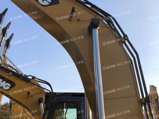 徐工XE400DK履带式挖掘机