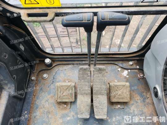 徐工XE470D履带式挖掘机