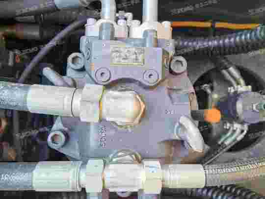 徐工XE490DK履带式挖掘机