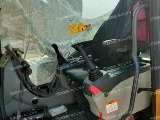 徐工XE550DK履带式挖掘机