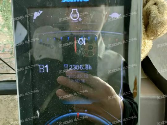 徐工XE550DK履带式挖掘机