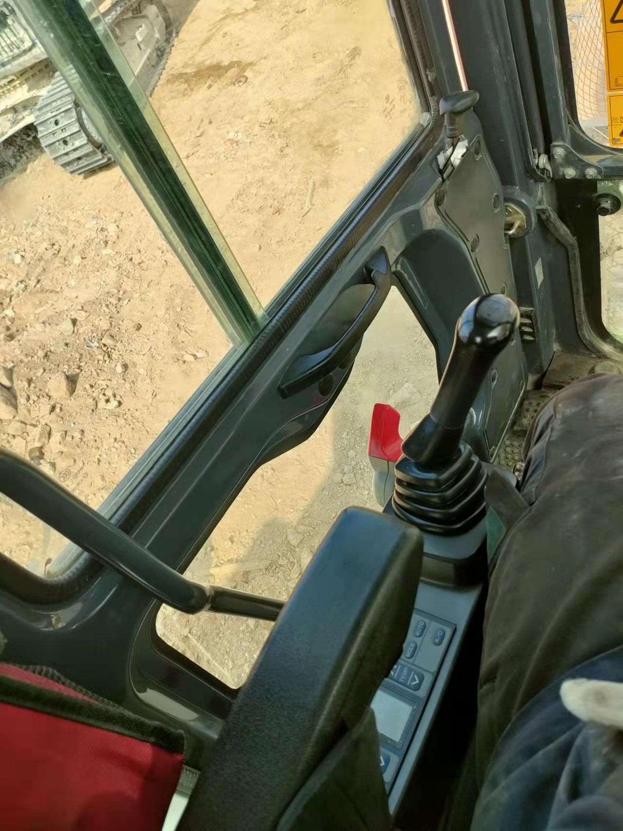 徐工XE550DK履帶式挖掘機
