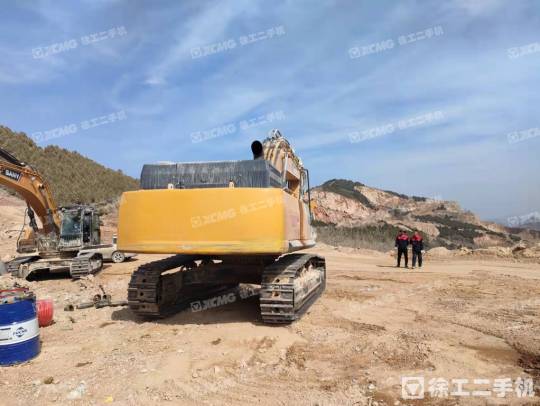 徐工XE550DK履带式挖掘机