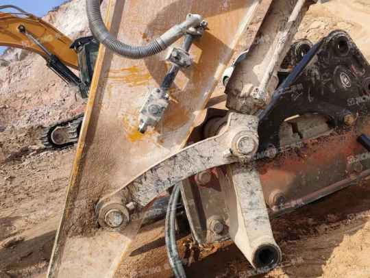 徐工XE550DK履带式挖掘机