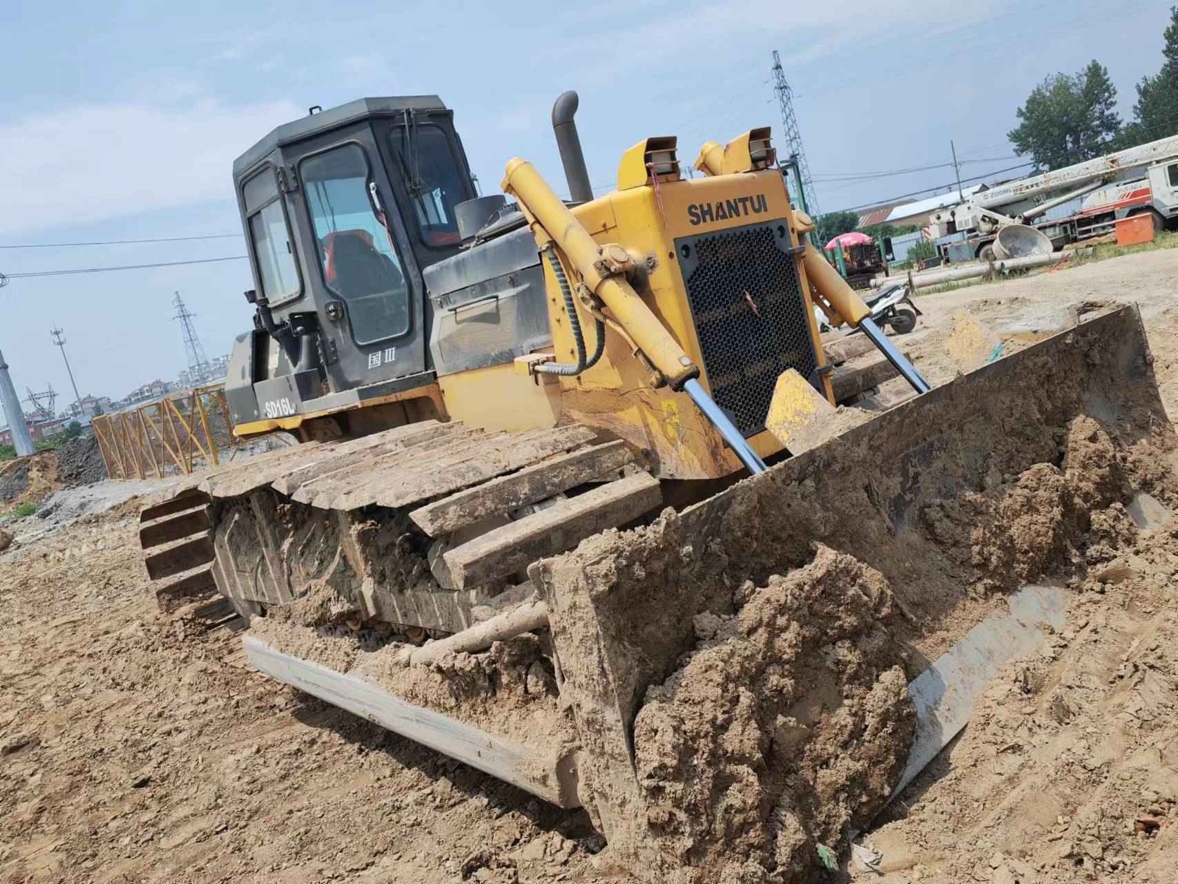 山推SD16L推土机