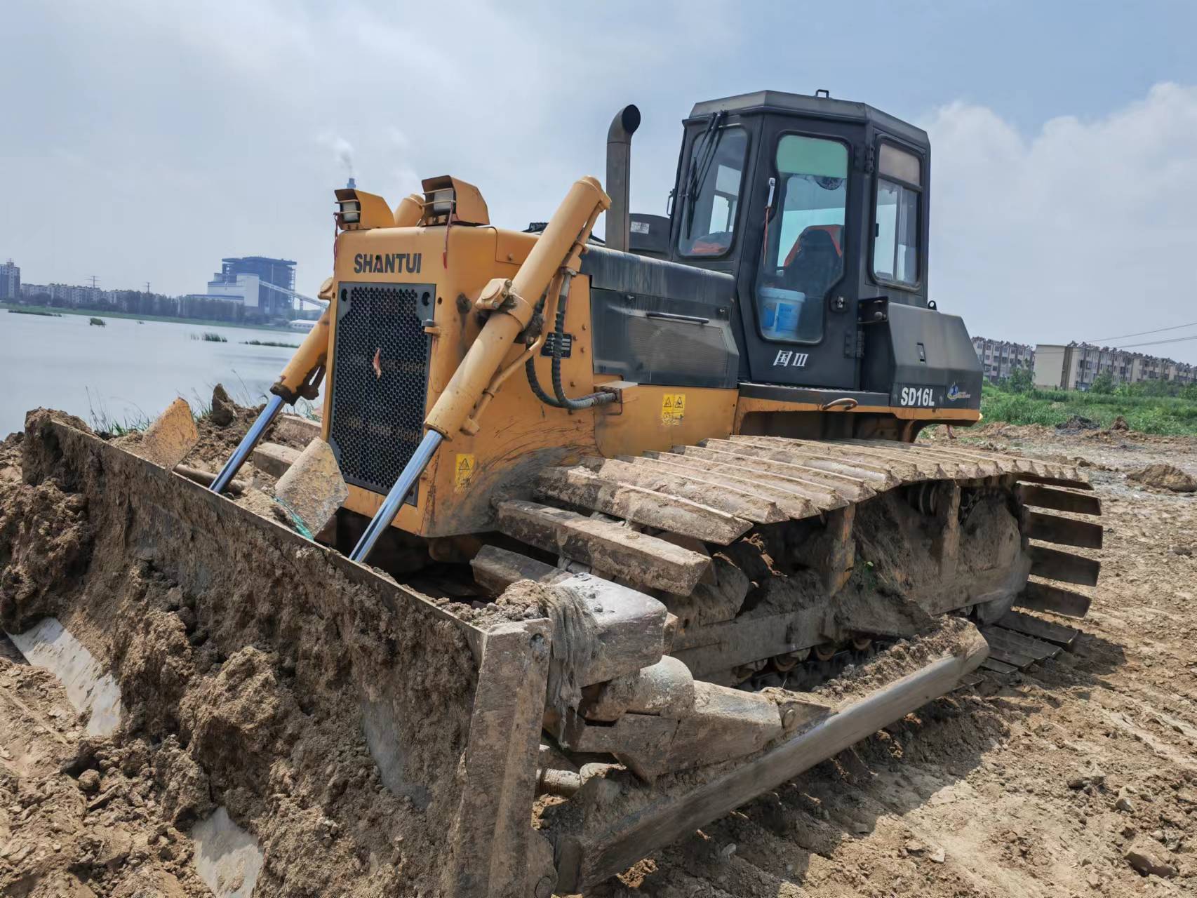 山推SD16L推土机