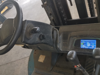 比亚迪CPD30电动平衡重叉车3吨电动叉车80V540AH电池